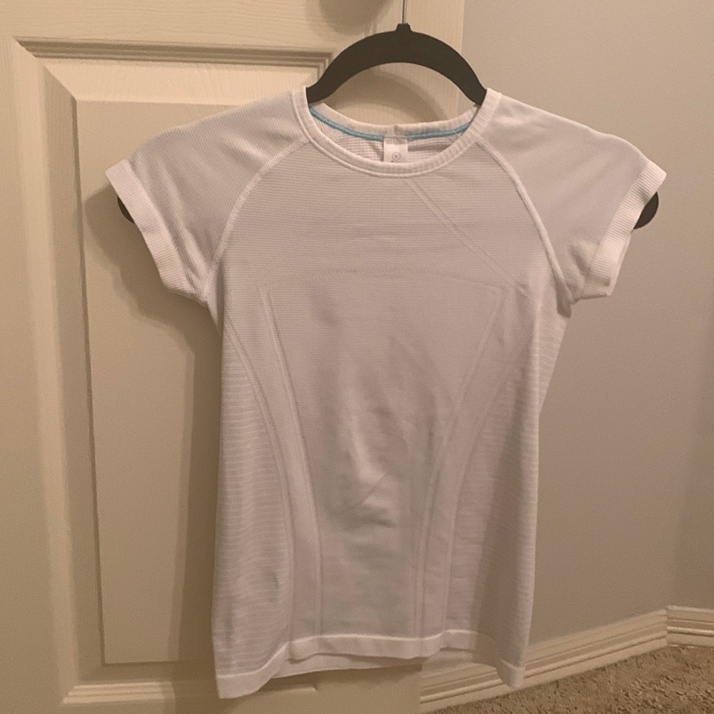 White ivivva/ lululemon shirt